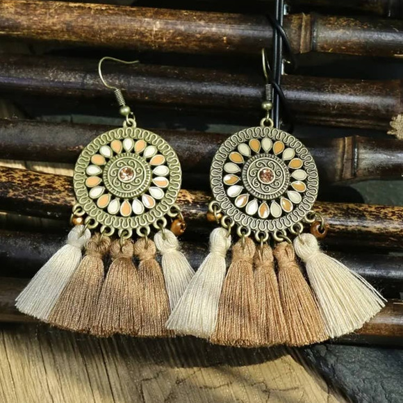 Bohemian Style Tassel Fringe Earrings Necklace‎ Set 3 Piece Tan Cream - Picture 4 of 9